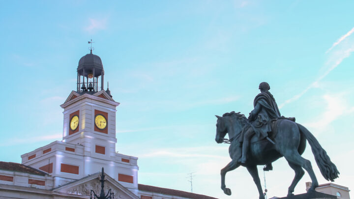 Puerta del Sol: Símbolo de Madrid