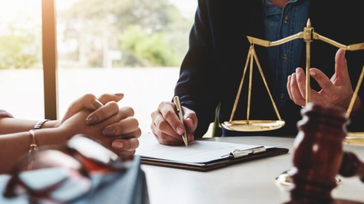Abogados disponibles en Madrid durante el verano