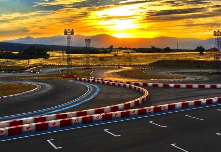 Correr y comer, todo es empezar en Karting Ángel Burgueño