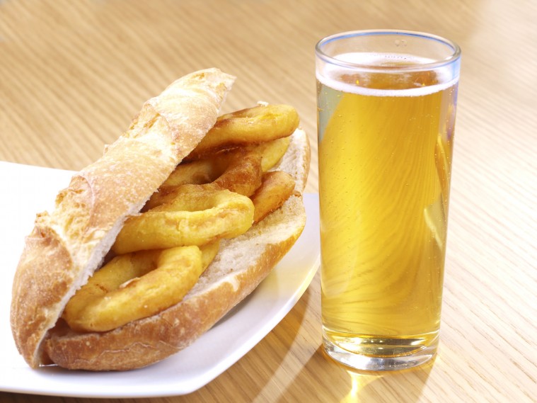 ¿Cuál es el origen del bocadillo de calamares?