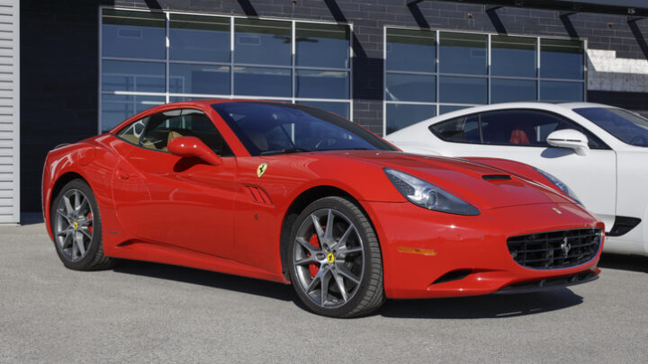Alquiler de Ferrari en Madrid: Vive la Ciudad con Estilo y Emoción con GT Rentals