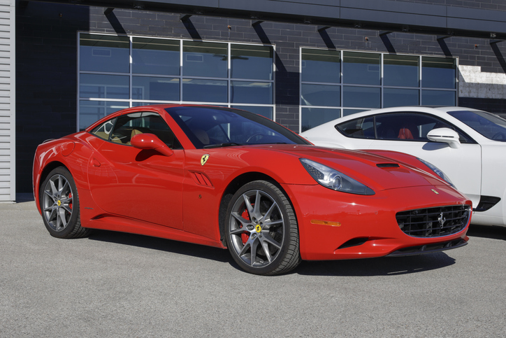 Alquiler de Ferrari en Madrid: Vive la Ciudad con Estilo y Emoción con GT Rentals